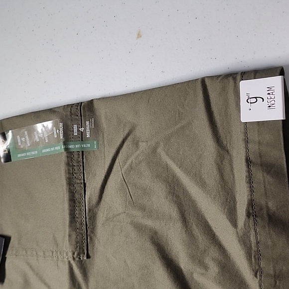 LEE Short - Picture 2 of 3